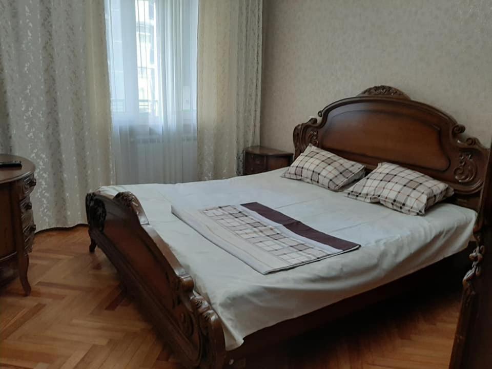 Apartment Жужуна Μπατούμι Εξωτερικό φωτογραφία
