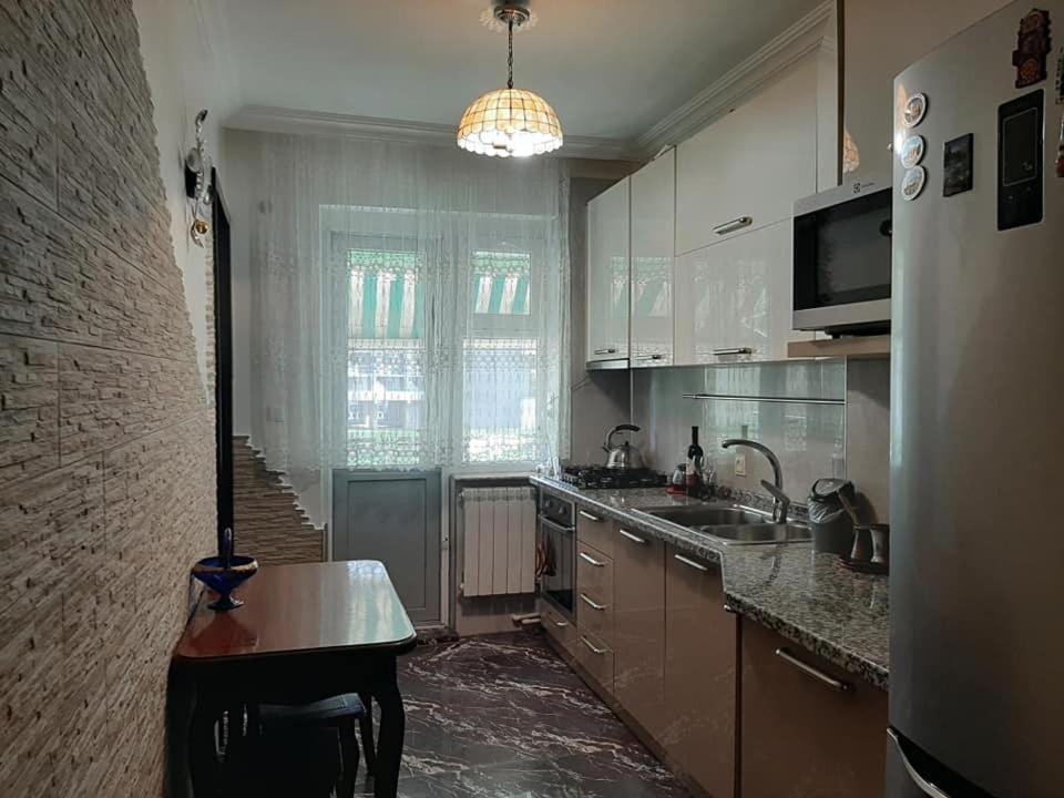 Apartment Жужуна Μπατούμι Εξωτερικό φωτογραφία